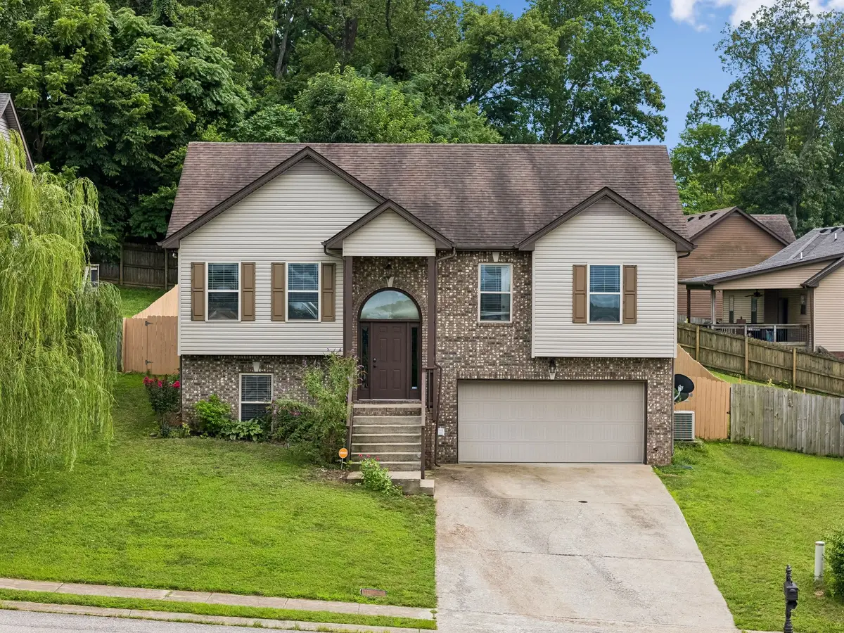 717 Arrowfield Dr, Clarksville, TN 37042 - #1