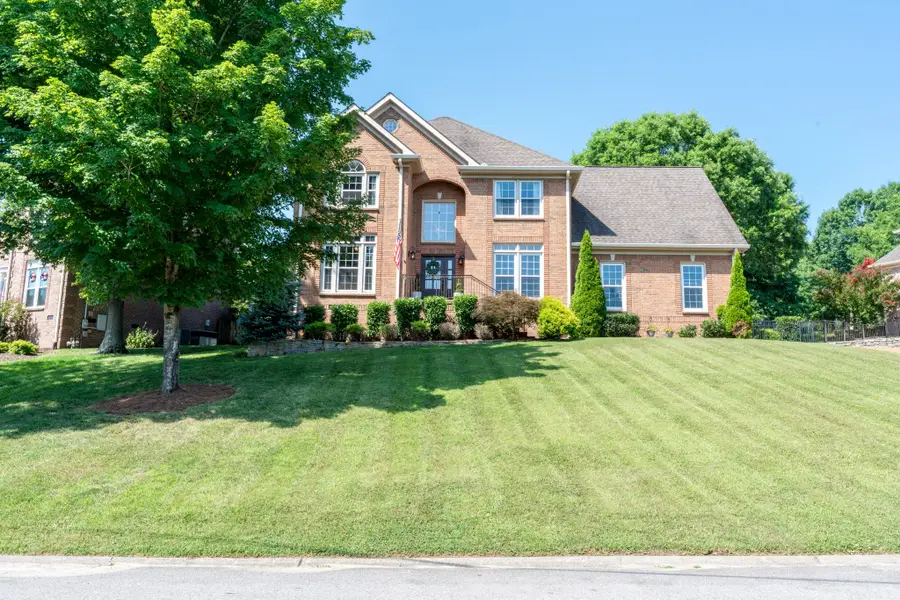 136 Ballentrae Dr, Hendersonville, TN 37075 - #2