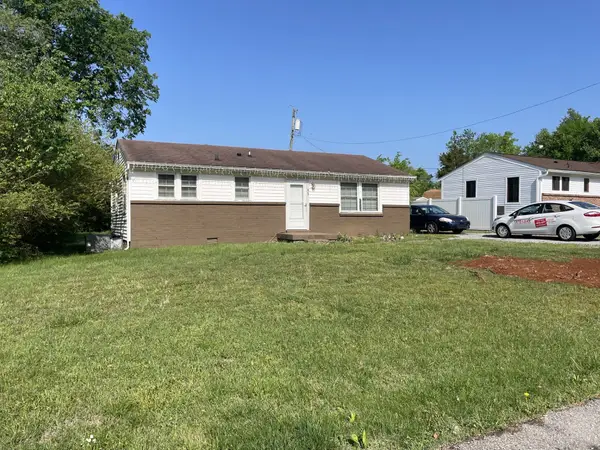 824 Country Club Dr, Clarksville, TN 37043