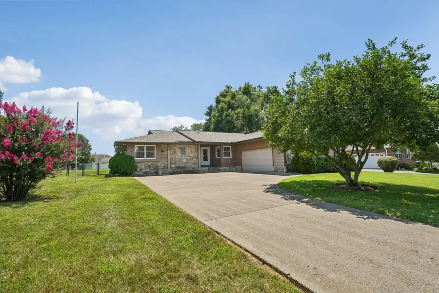 119 Stonehouse Dr, Gallatin, TN 37066 - #2
