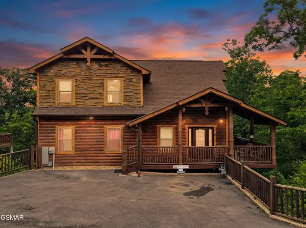 452 Alpine Mountain Way, Pigeon Forge, TN 37863