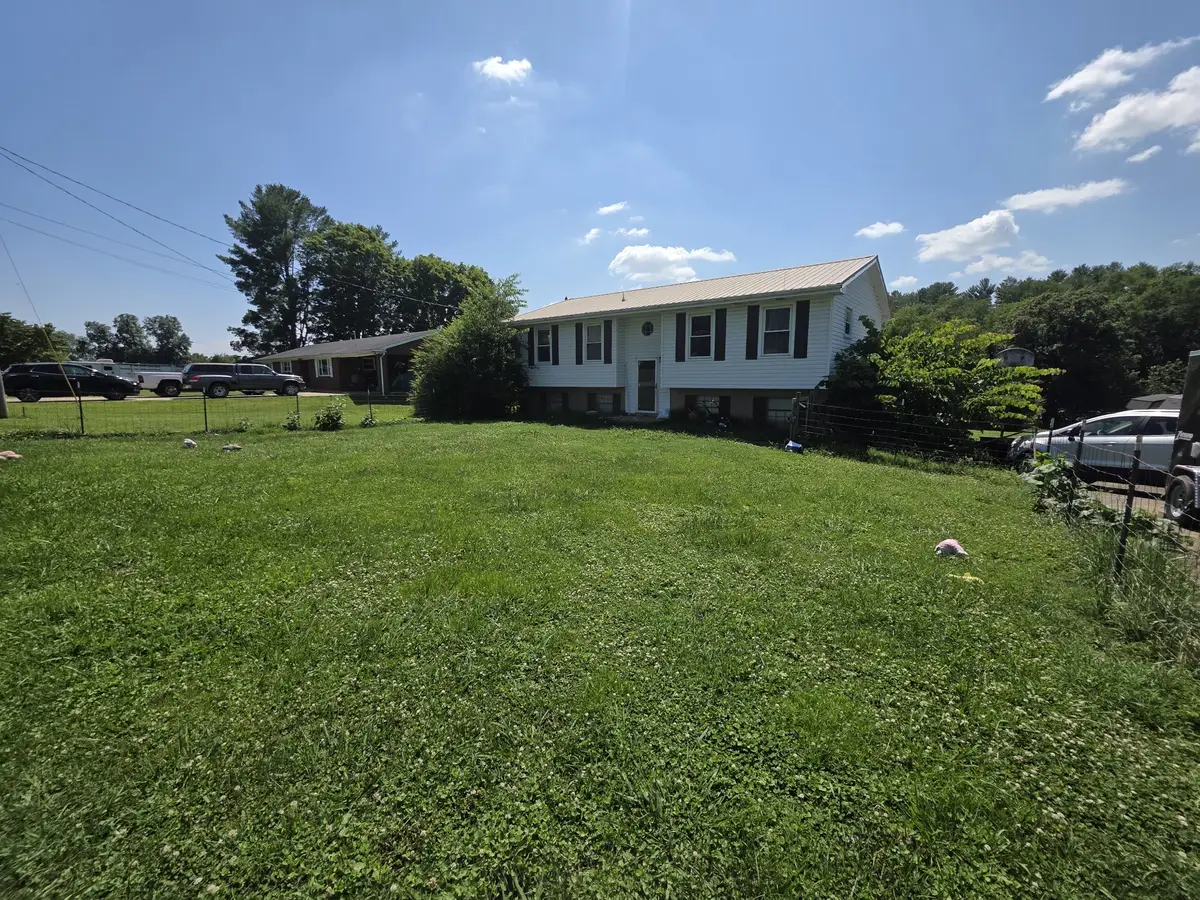 935 Meadowbrook Rd, Afton, TN 37616 - #1