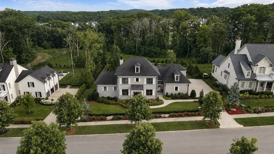 8645 Belladonna Dr, College Grove, TN 37046 - #2