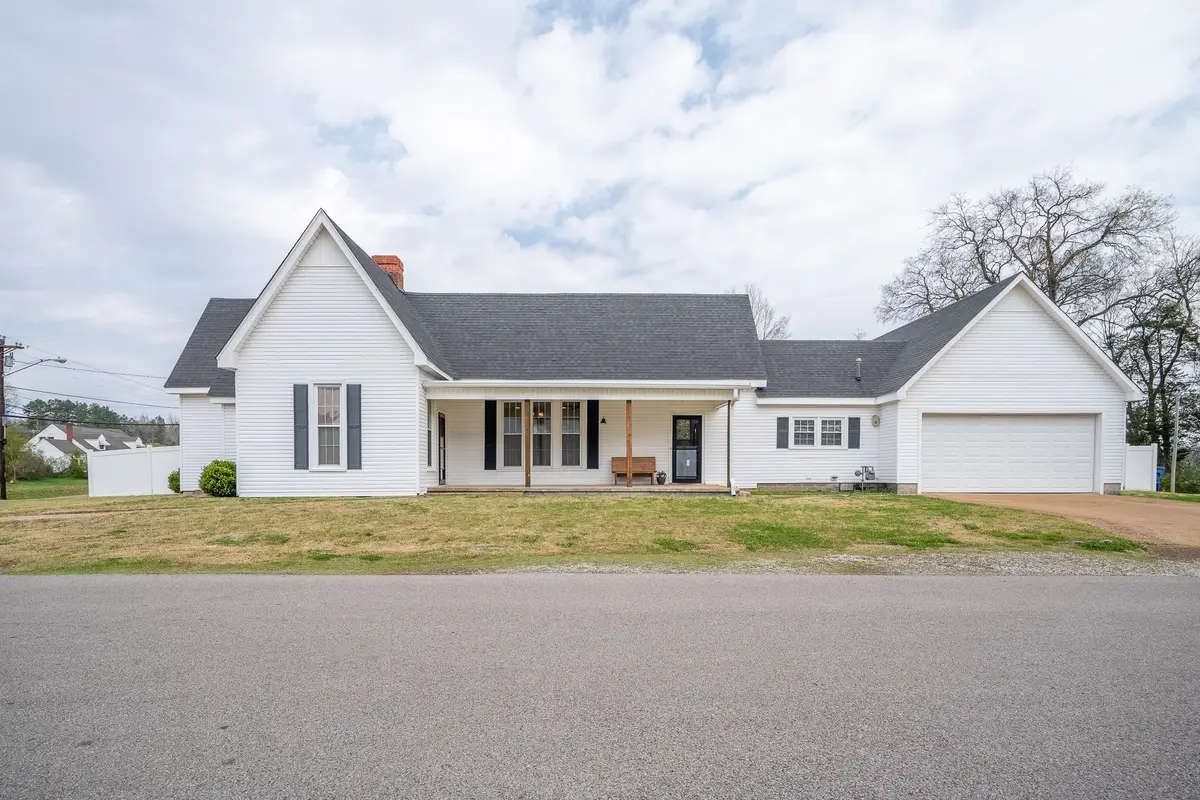 112 N High St, Waynesboro, TN 38485 - #1