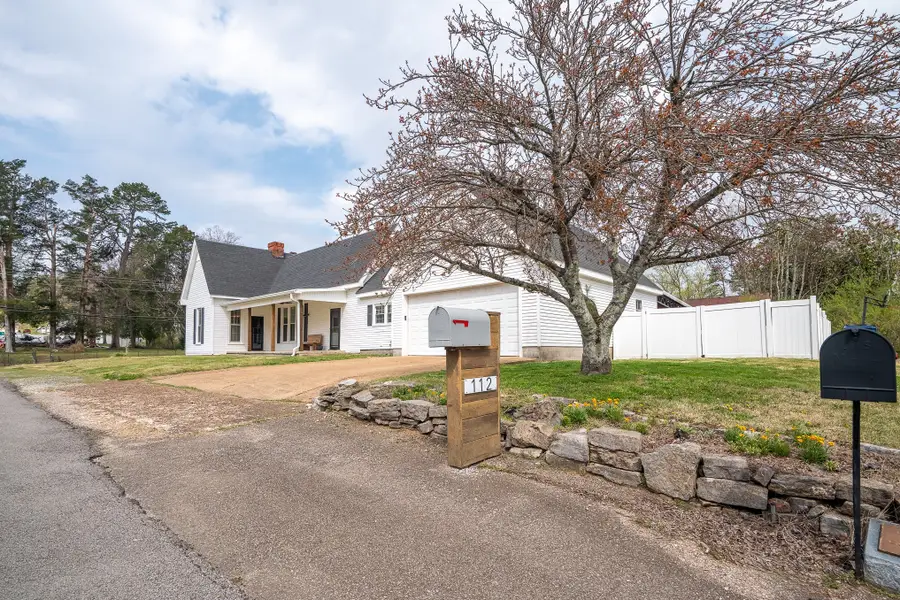 112 N High St, Waynesboro, TN 38485 - #3