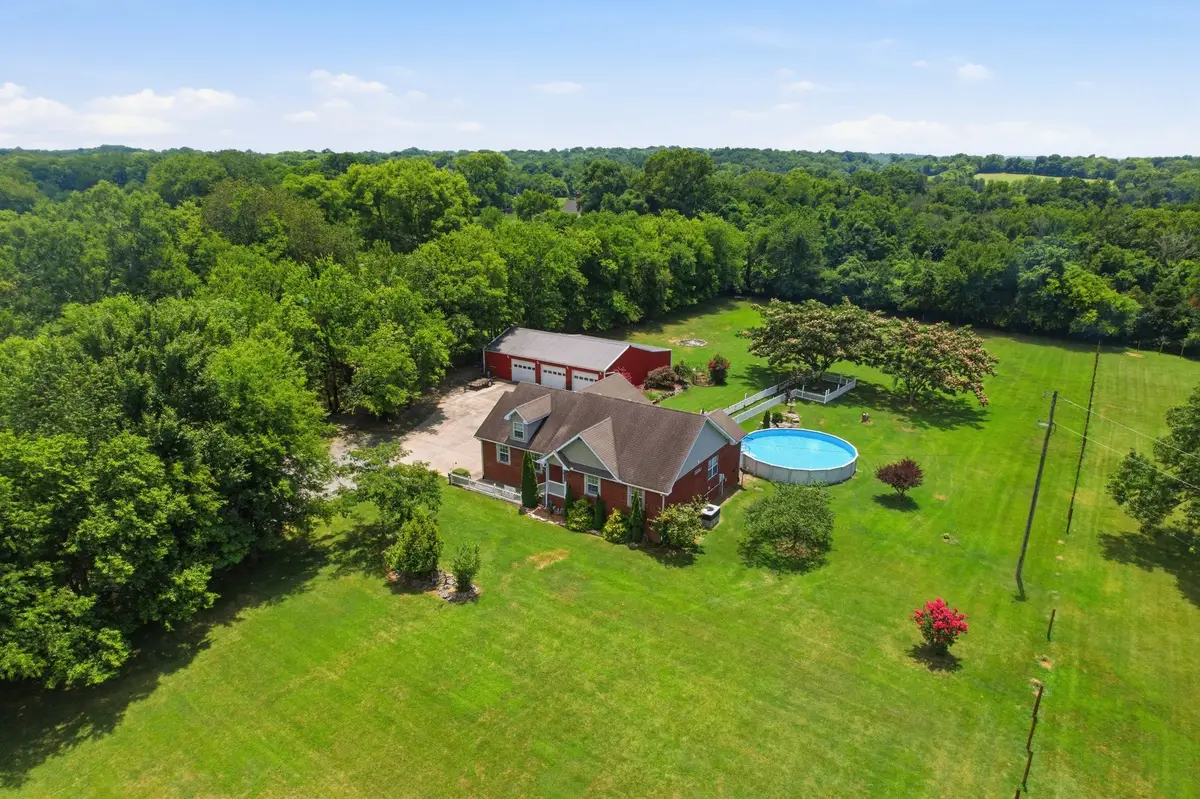 113 E Robertson Rd, Castalian Springs, TN 37031 - #1
