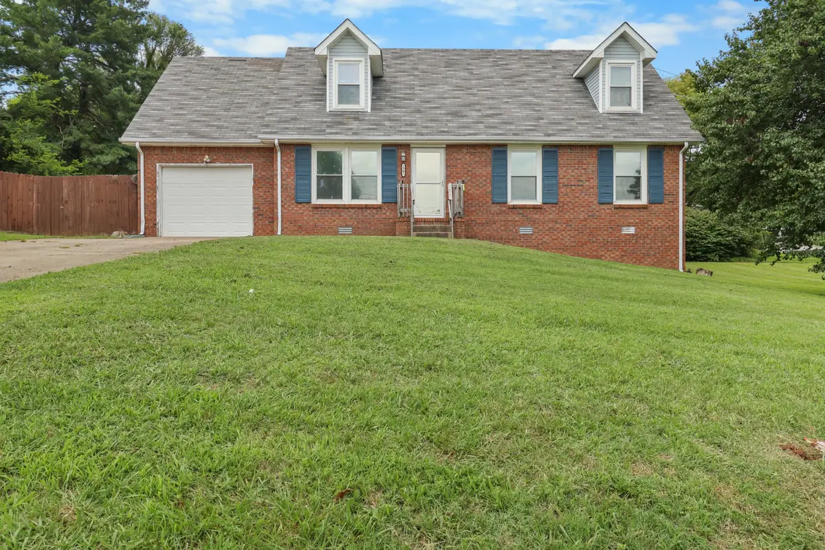 2301 Sherwood Hills Ct, Clarksville, TN 37042 - #1