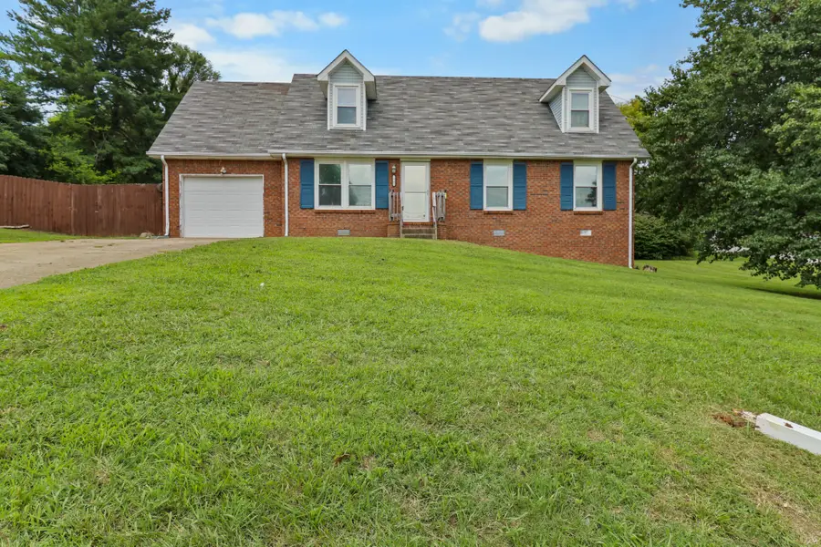 2301 Sherwood Hills Ct, Clarksville, TN 37042 - #2