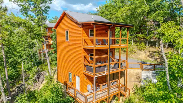 1868 Blue Tick Way, Sevierville, TN 37876