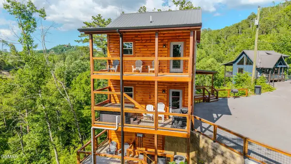 1864 Blue Tick Way, Sevierville, TN 37876