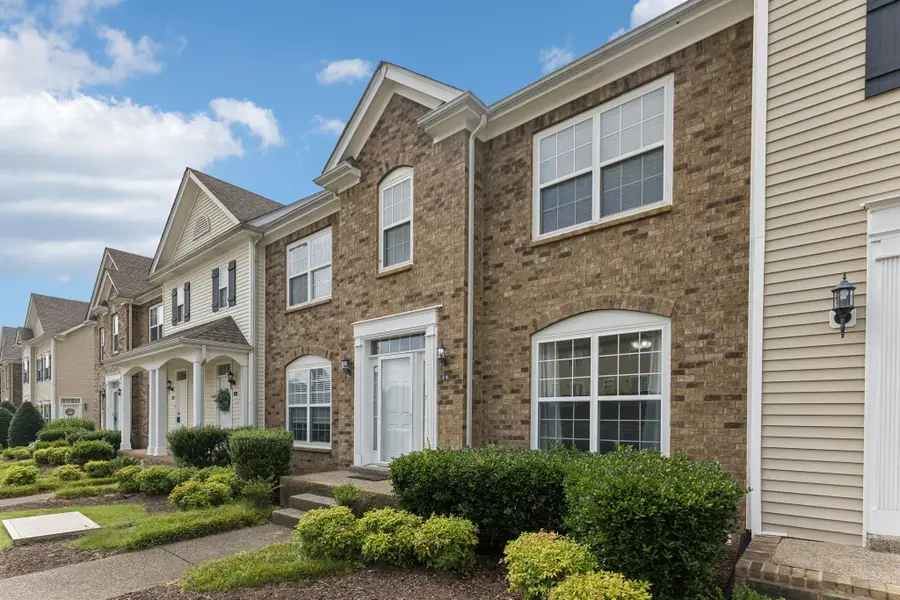 2271 Dewey Dr #J4, Spring Hill, TN 37174 - #3