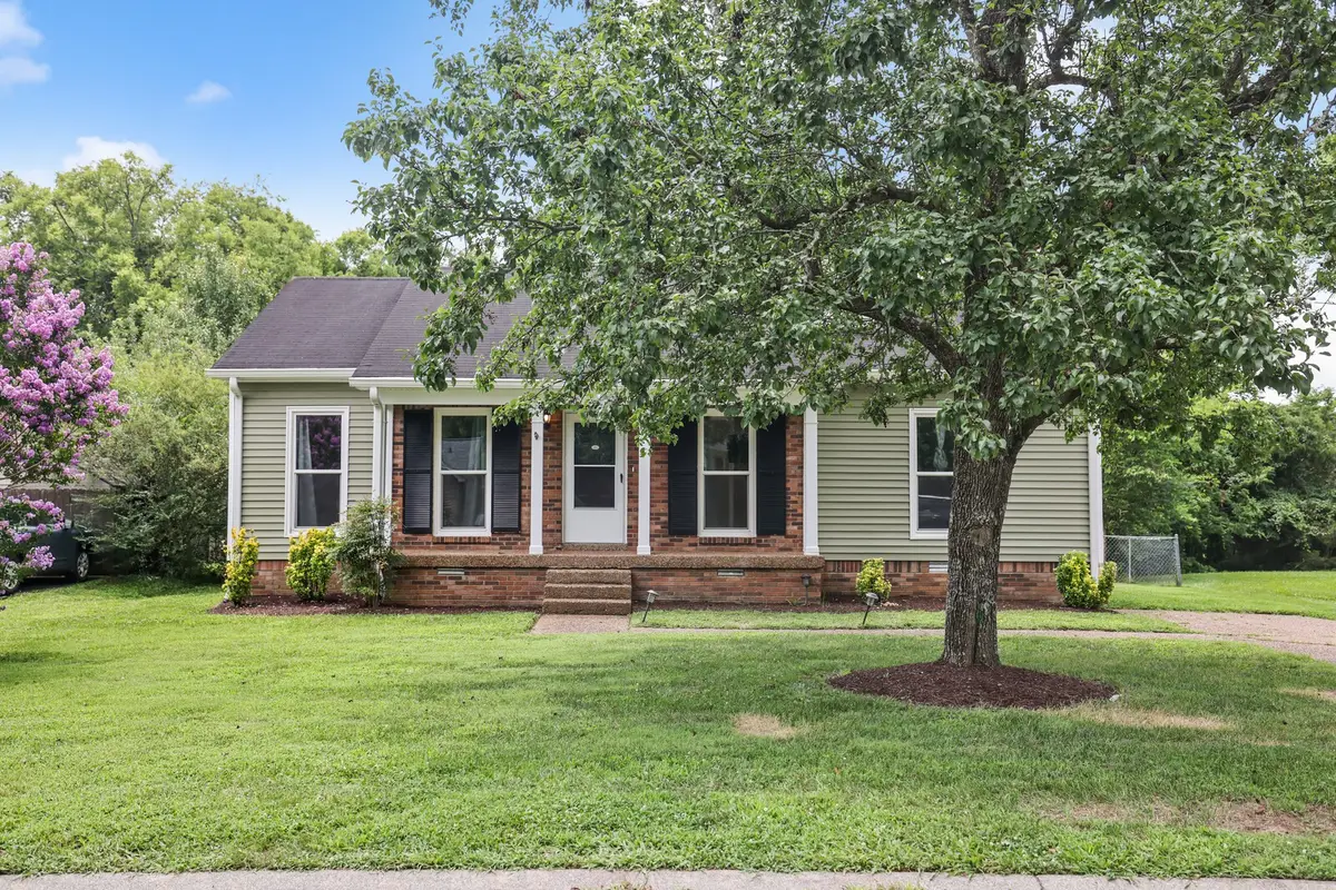 941 Harpeth Bend Dr, Nashville, TN 37221 - #1