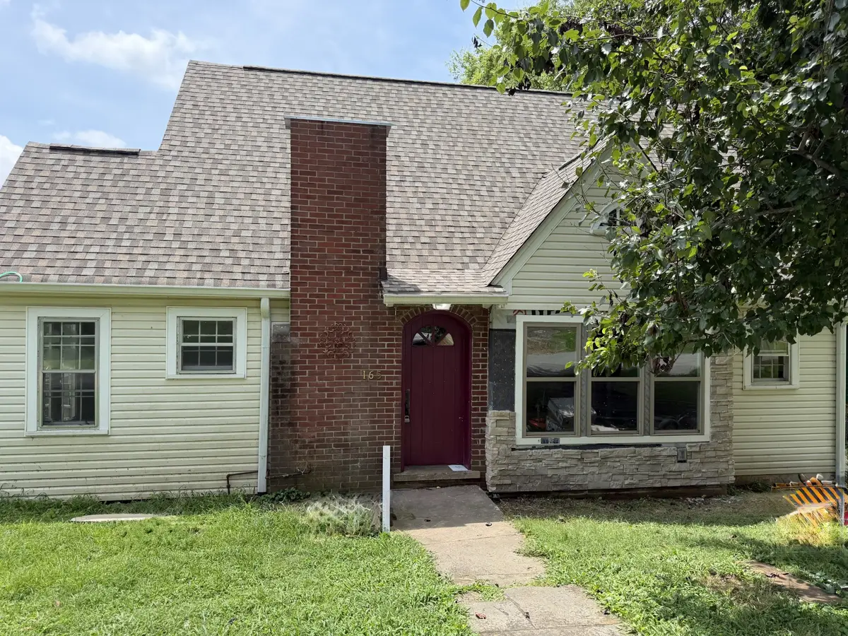 165 W Walnut St, Erin, TN 37061 - #1