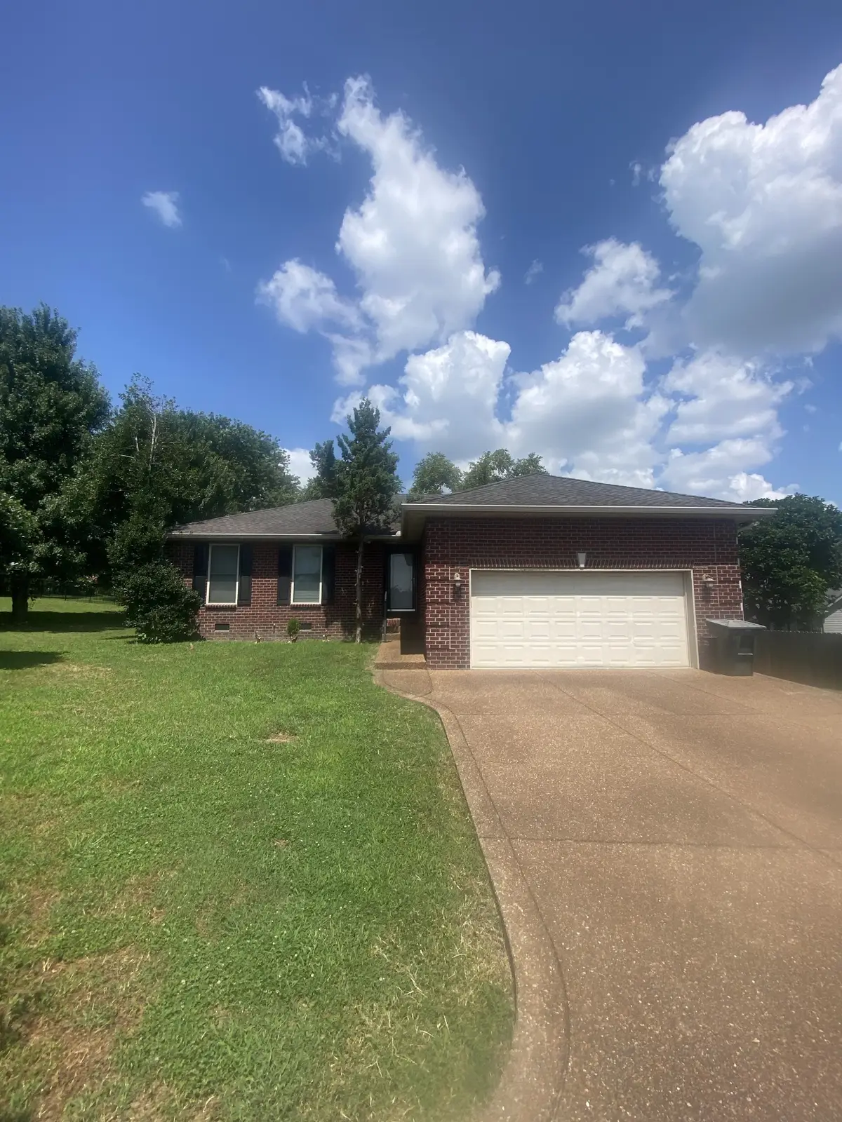 202 Oxford Pl, Gallatin, TN 37066 - #1