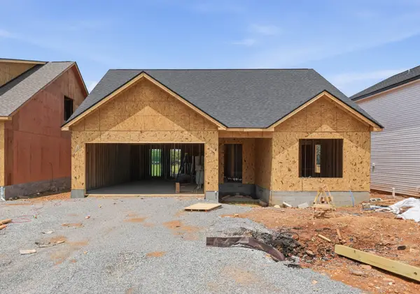 2800 Brewster Dr, Clarksville, TN 37042