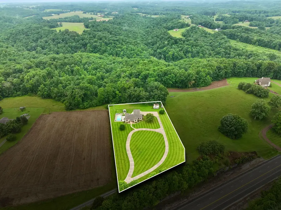 140 Hudson Ln, Lafayette, TN 37083 - #3