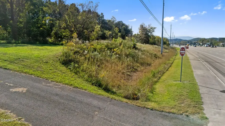 34 Winfield Dunn Parkway, Sevierville, TN 37876 - #2