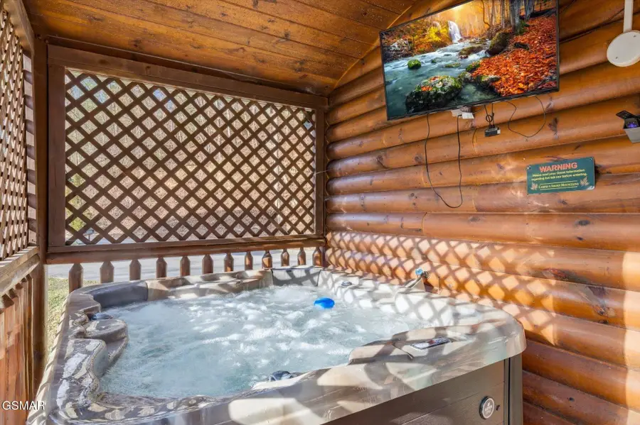 625 Gatlinburg Falls Way, Gatlinburg, TN 37738 - #2