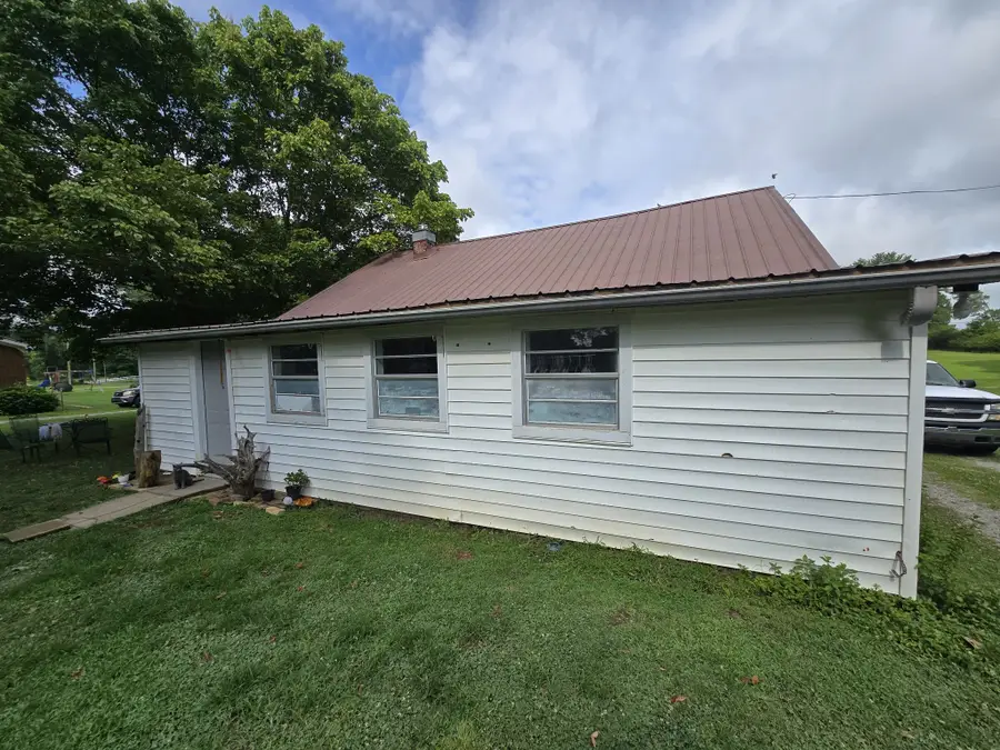 1264 Indian Creek Rd, Mc Ewen, TN 37101 - #3