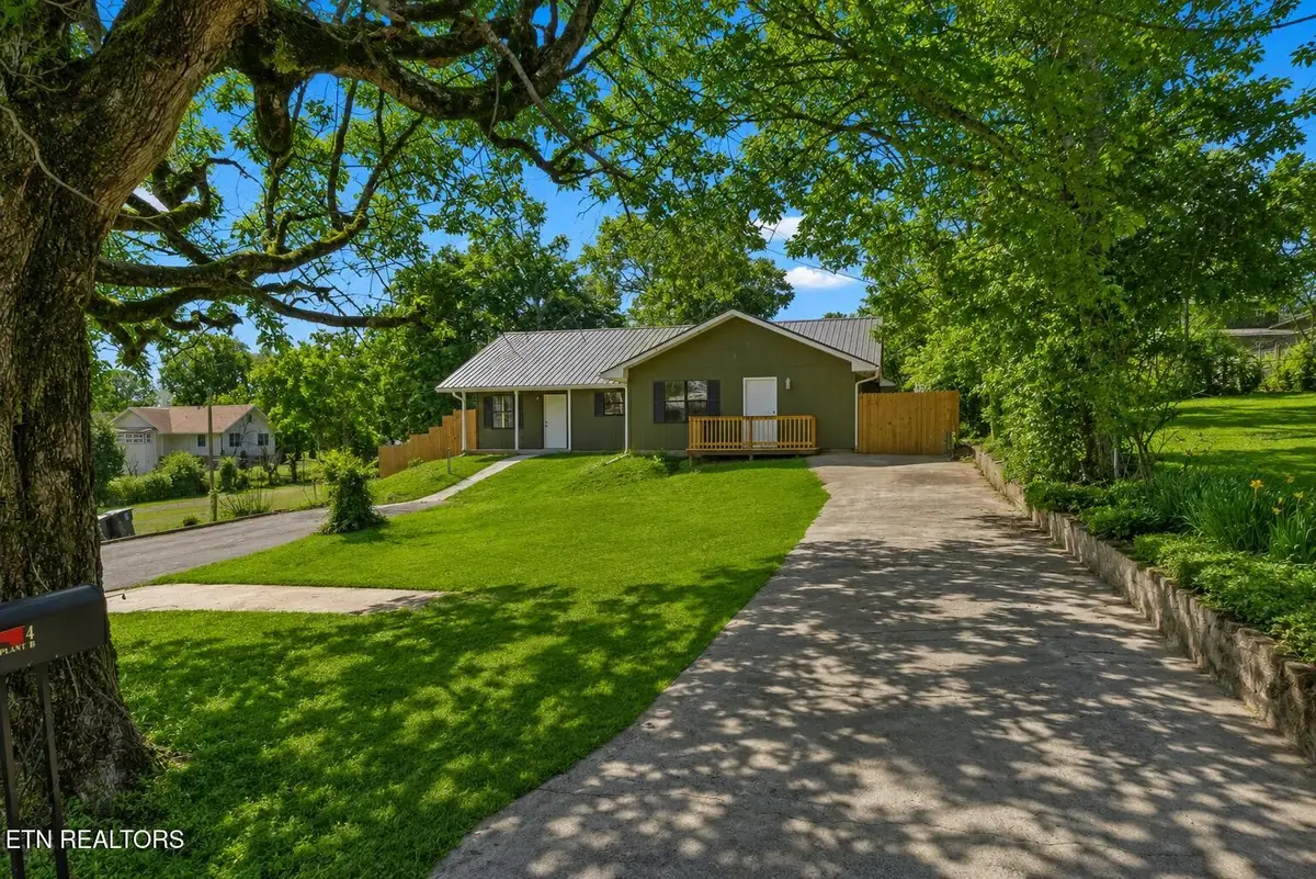 104 Pine St, Athens, TN 37303 - #1