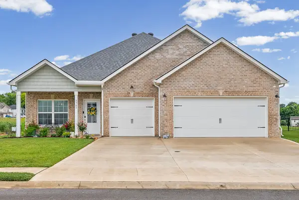 2562 Rafiki Dr, Clarksville, TN 37042