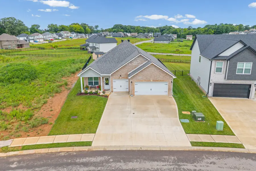 2562 Rafiki Dr, Clarksville, TN 37042 - #2