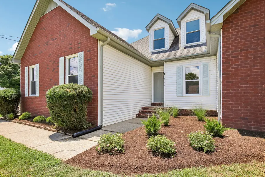 1940 Sterling St, Murfreesboro, TN 37127 - #2