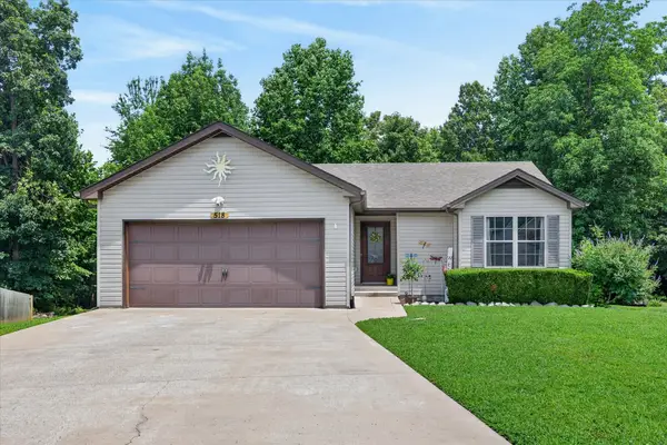 518 Magnolia Dr, Clarksville, TN 37042