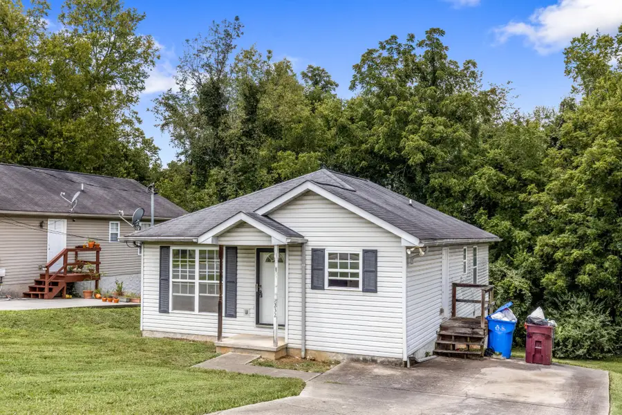 232 W Edison Street, Alcoa, TN 37701 - #2