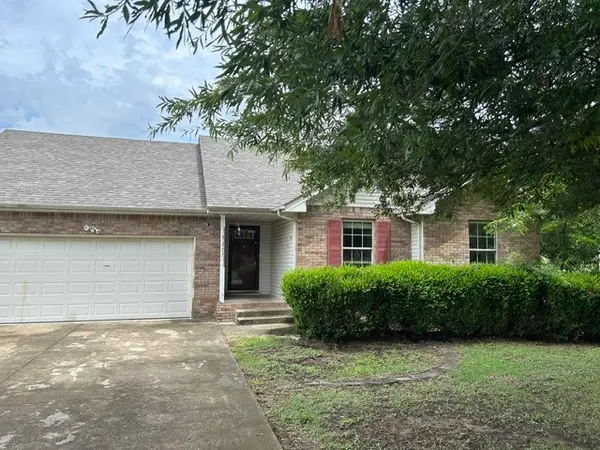 3277 S Senseney Cir, Clarksville, TN 37042