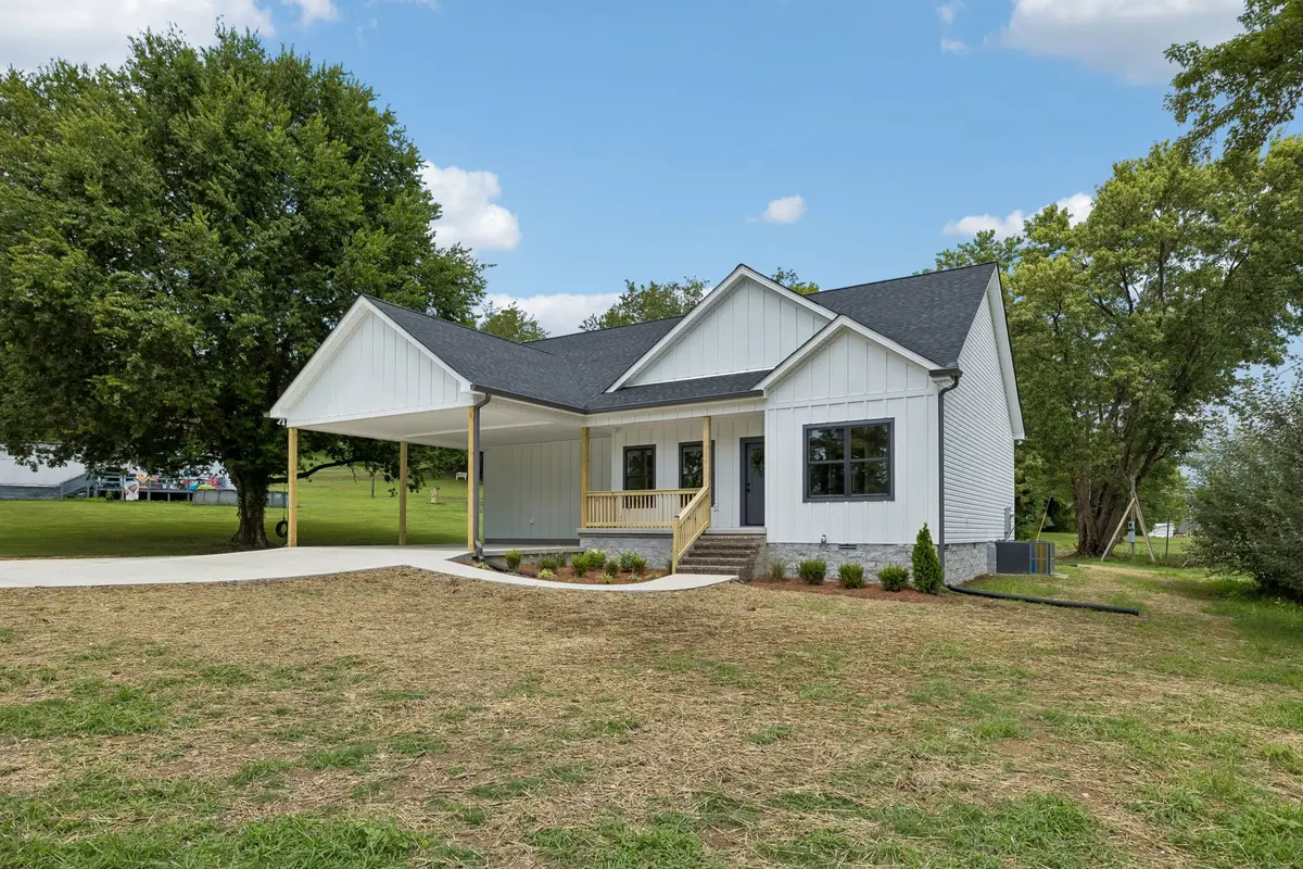 295 Meadow Dr, Gordonsville, TN 38563 - #1