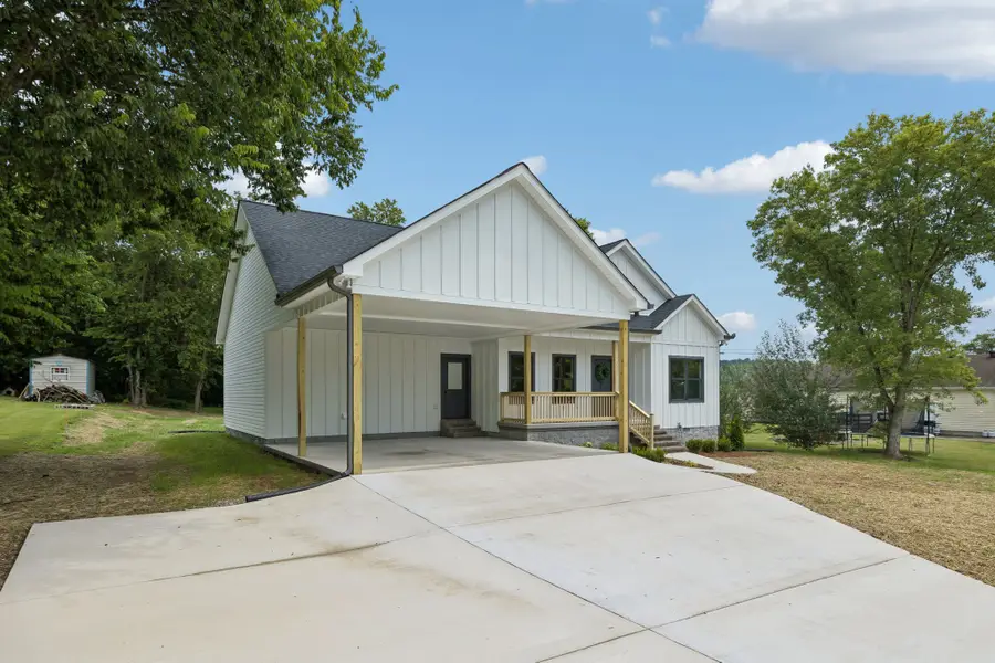 295 Meadow Dr, Gordonsville, TN 38563 - #2