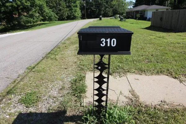 310 Dogwood Dr, Erin, TN 37061