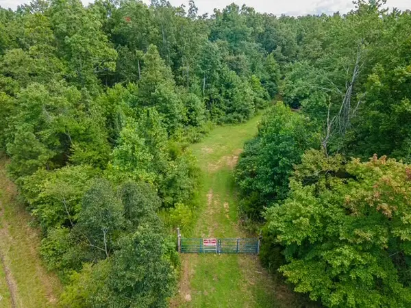 1757 Linden Hwy, Hohenwald, TN 38462