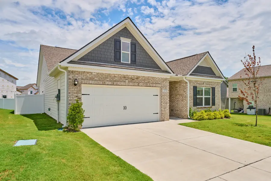 220 Summerlin Dr, Gallatin, TN 37066 - #3