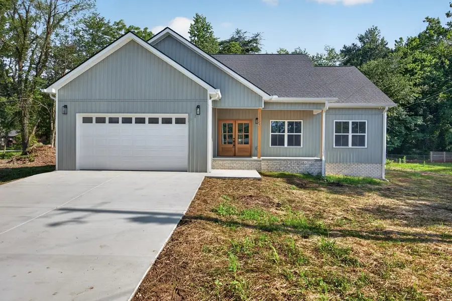1135 Dowell St, Cookeville, TN 38501 - #2