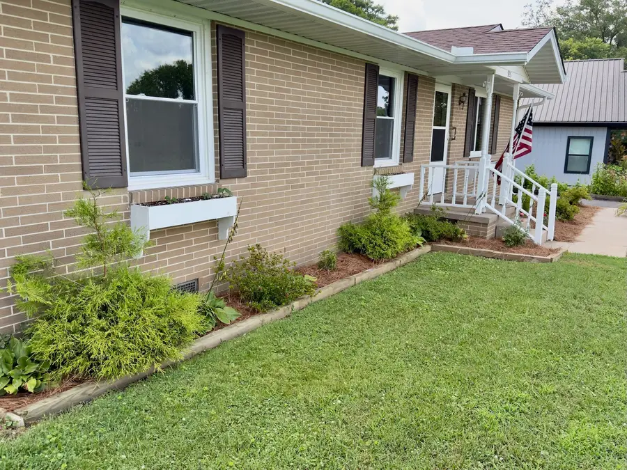 925 Old Mcminnville Rd, Woodbury, TN 37190 - #3