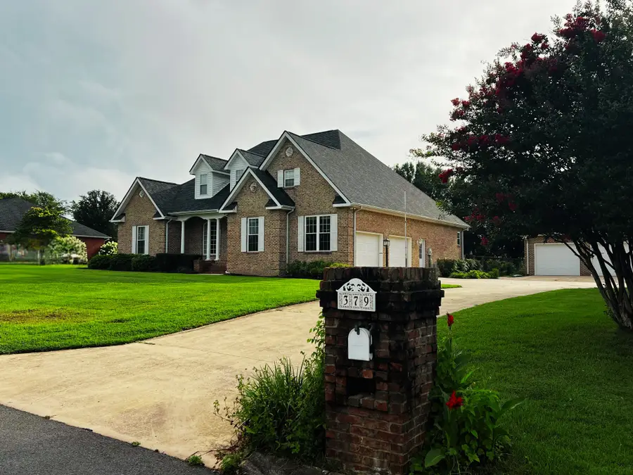 379 Bell Dr W, Winchester, TN 37398 - #2