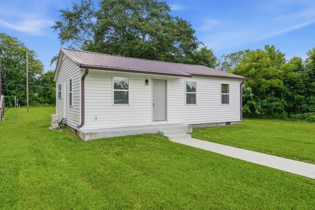 305 S Polk St, Tullahoma, TN 37388 - #1