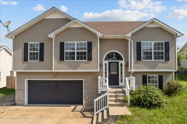 1613 Broad Cir, Clarksville, TN 37042