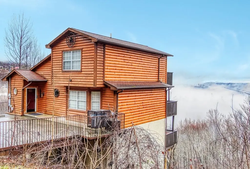 943 Crooked Ridge Rd, Gatlinburg, TN 37738 - #1