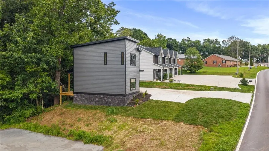 3008 Henderson Avenue Nw, Cleveland, TN 37312 - #3
