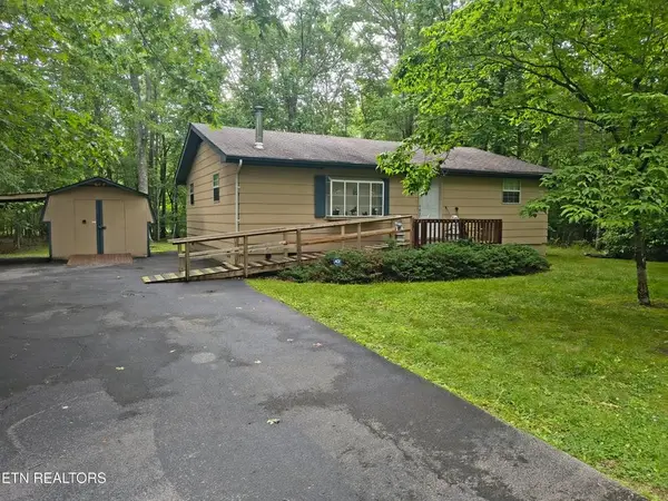 4007 Kato Dr, Crossville, TN 38572