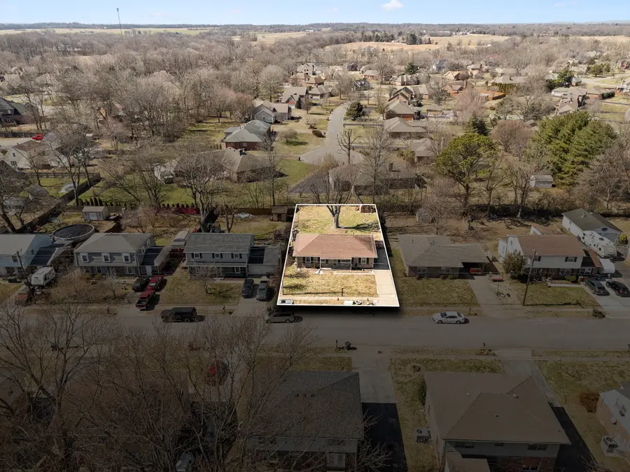 917 Springmont Dr, Hopkinsville, KY 42240 - #2