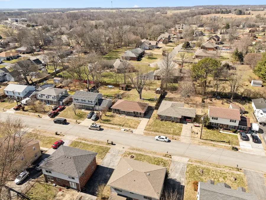 917 Springmont Dr, Hopkinsville, KY 42240 - #3