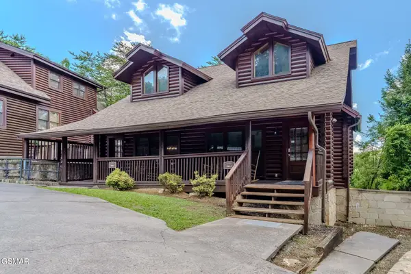 741 Golf View Blvd, Pigeon Forge, TN 37863