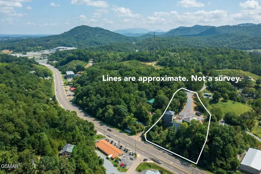 1130 Lee Cardwell Circle Circle, Pigeon Forge, TN 37863 - #2