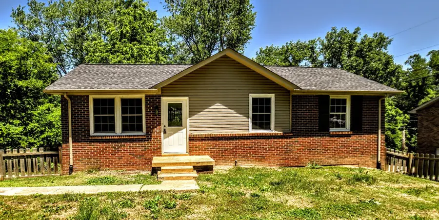 2051 Shelby Dr, Clarksville, TN 37043 - #2