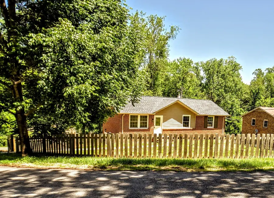 2051 Shelby Dr, Clarksville, TN 37043 - #3