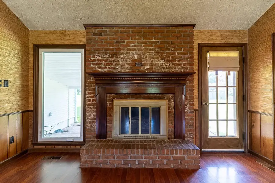 1200 Pin Oak Dr, Hopkinsville, KY 42240 - #2